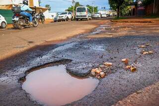 Por mais R$ 20 milh&otilde;es, Prefeitura amplia tapa-buracos para 12 equipes