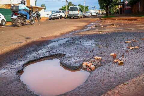 Por mais R$ 20 milh&otilde;es, Prefeitura amplia tapa-buracos para 12 equipes
