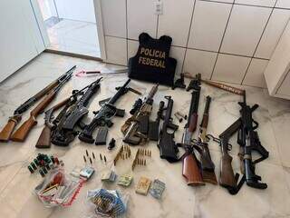 PF apura trabalho escravo em fazenda de candidato e apreende 14 armas PF apura trabalho escravo em fazenda de candidato e apreende 14 armas