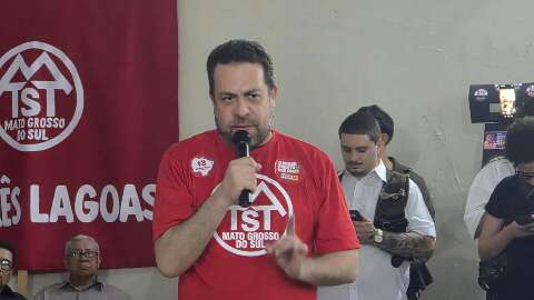 Com Boulos, MTST lan&ccedil;a bra&ccedil;o em MS e mira regulariza&ccedil;&atilde;o de ocupa&ccedil;&otilde;es