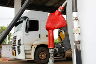 Diesel sobe 2,3% na semana e litro chega a custar R$ 7,13