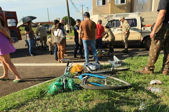 Ciclista fica em estado grav&iacute;ssimo ap&oacute;s ser atingido por caminhonete