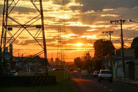 Calor de at&eacute; 39&deg;C e risco de tempestades marcam sexta-feira em MS