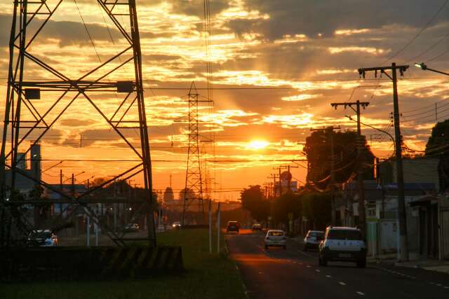 Calor de at&eacute; 39&deg;C e risco de tempestades marcam sexta-feira em MS