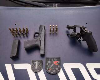 Dupla é presa com armas e diz que iria "vingar desafeto" em boate da Afonso Pena Dupla é presa com armas e diz que iria "vingar desafeto" em boate da Afonso Pena