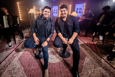 Sete anos ap&oacute;s &ldquo;Len&ccedil;ol Dobrado&rdquo;, dupla de MS volta ao topo do Spotify