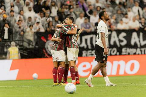 Fluminense vence Corinthians e amplia sequ&ecirc;ncia de derrotas no Brasileir&atilde;o