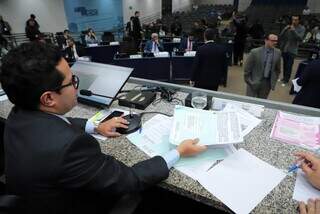 Vereadores votam criação de banco online para cidadãos sugerirem projetos de lei Vereadores votam criação de banco online para cidadãos sugerirem projetos de lei
