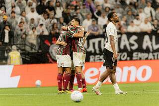 Fluminense vence Corinthians e amplia sequência de derrotas no Brasileirão Fluminense vence Corinthians e amplia sequência de derrotas no Brasileirão