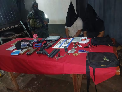 Dupla &eacute; presa com 2,1 toneladas de maconha na fronteira com Paraguai