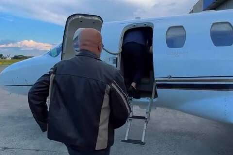 Buscas por helic&oacute;ptero desaparecido com Rick ter&atilde;o apoio de c&atilde;o nesta ter&ccedil;a