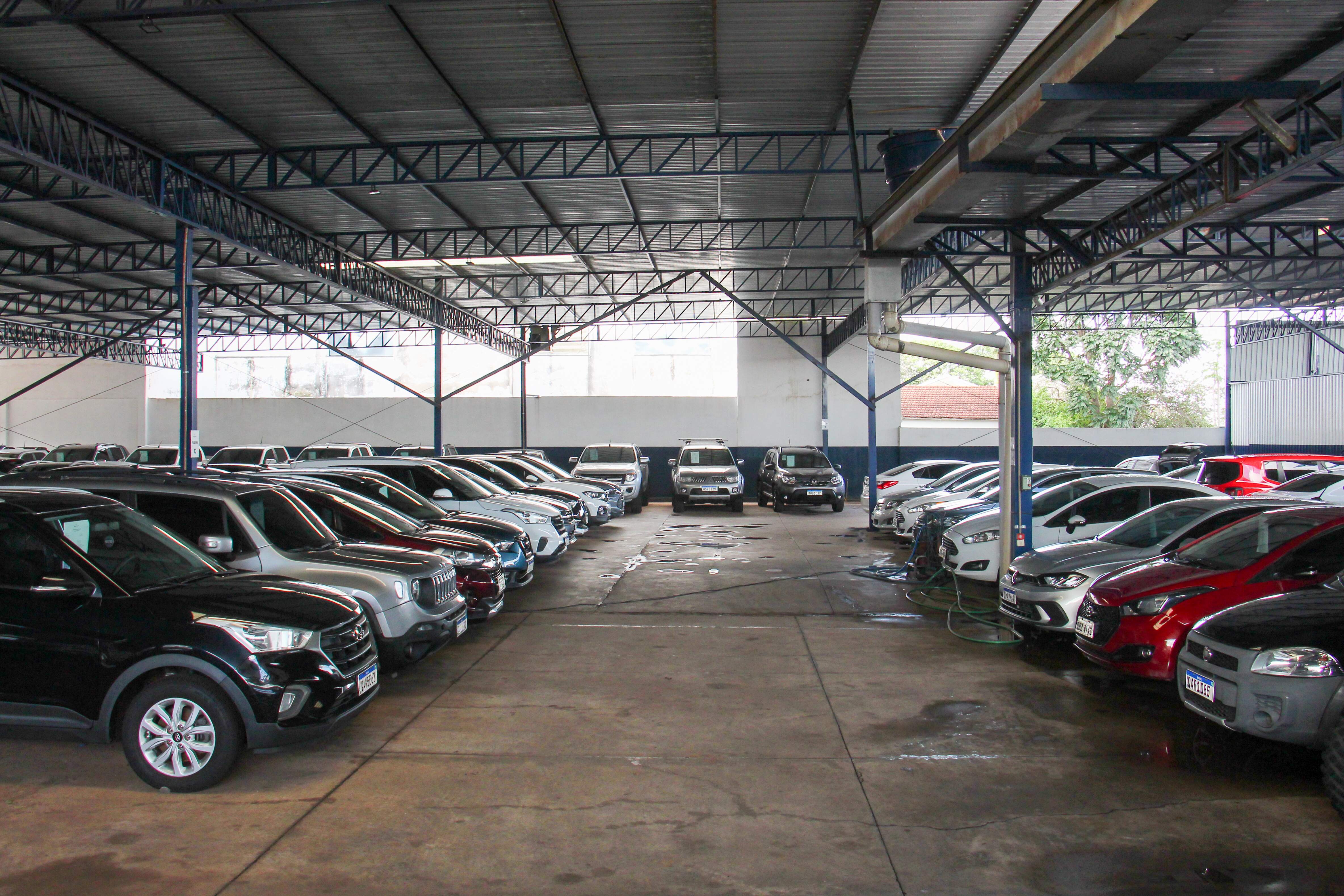 Revolução Automóveis lanza "Combate Preço x Taxa" con descuentos de hasta R$ 20 mil