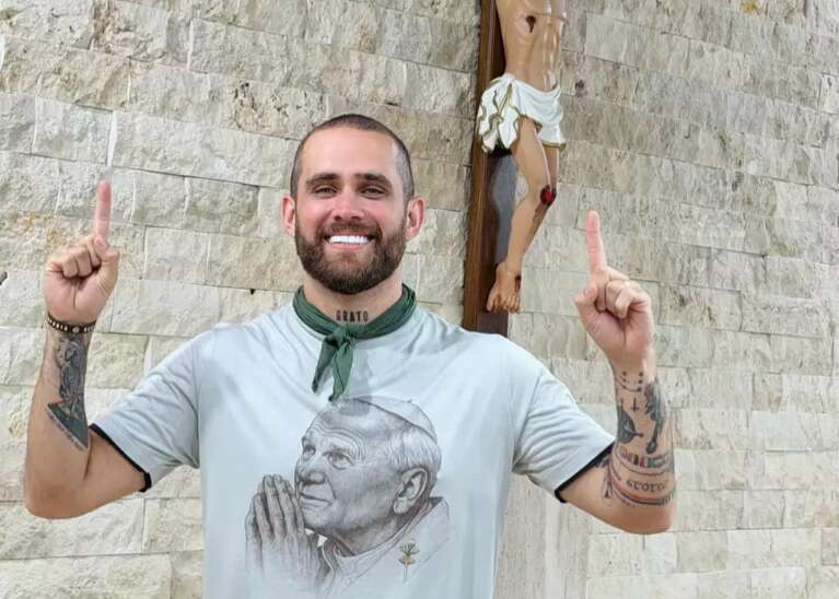 Cantor Um Peregrino é atração de luau católico em Campo Grande
