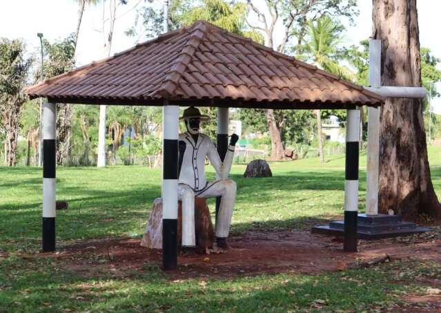 Prefeitura lan&ccedil;a nova licita&ccedil;&atilde;o para reforma da Pra&ccedil;a do Preto Velho