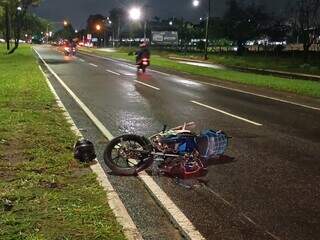 Pedestre &eacute; atropelado por moto e perde parte da perna na Gury Marques