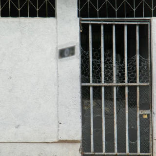 &ldquo;It&aacute;lia&rdquo;: PM descobre senha para entrar em boca de fumo e prende 2 em flagrante