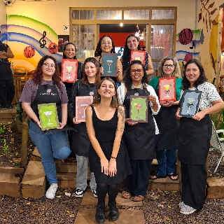 Luana faz encontro em que a arte vira hobby, mem&oacute;ria e at&eacute; neg&oacute;cio