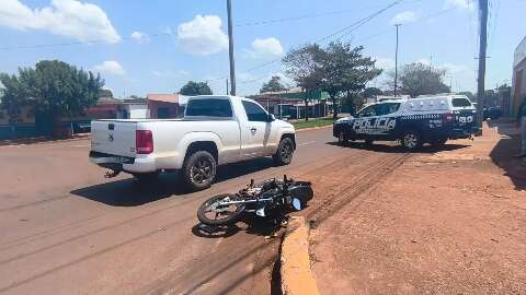 Motociclista morre em hospital ap&oacute;s acidente com caminhonete