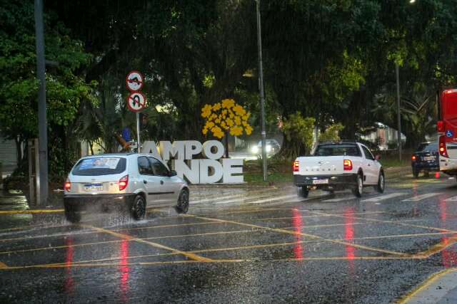 Chuva e risco de temporal marcam primeiro dia da primavera em MS