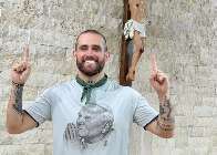 Cantor Um Peregrino é atração de luau católico em Campo Grande