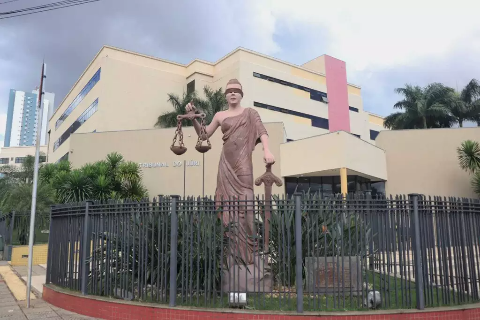 Marretadas e brigas em casa invadida rendem indeniza&ccedil;&atilde;o de R$ 3 mil