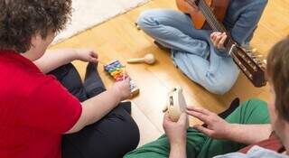 STJ vai decidir se planos de sa&uacute;de devem custear musicoterapia para autistas