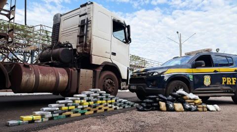 Fundo falso de semirreboque escondia quatro tipos de droga na BR-262
