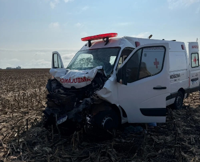 Paciente em tratamento de c&acirc;ncer morre ap&oacute;s colis&atilde;o de ambul&acirc;ncia em rodovia