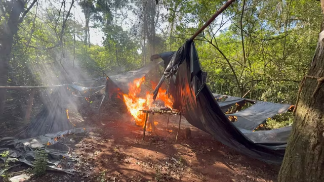 Tr&ecirc;s acampamentos s&atilde;o queimados com 1,8 tonelada de maconha