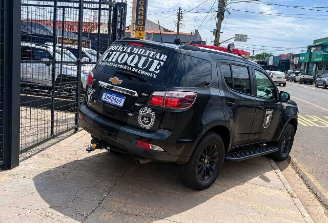 Gaeco cumpre mandados em garagem de ve&iacute;culos na Avenida Bandeirantes