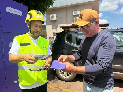 Caminhoneiro diz que desliga celular para n&atilde;o perder foco na estrada