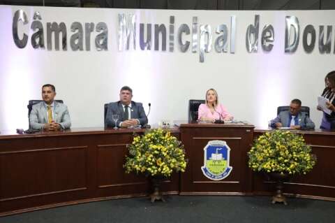 MP arquiva a&ccedil;&atilde;o contra elei&ccedil;&atilde;o antecipada e C&acirc;mara escolhe presidente no dia 2