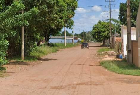 Moradores do Santa Em&iacute;lia v&atilde;o receber asfalto ap&oacute;s 51 anos vivendo no terr&atilde;o