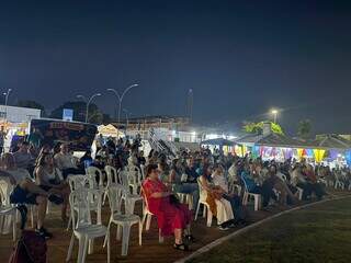 Após 50 anos, Higa registra nova memória do Autocine da UFMS Após 50 anos, Higa registra nova memória do Autocine da UFMS