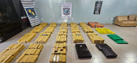 Casa usada como entreposto na fronteira &eacute; fechada com mil tabletes de maconha