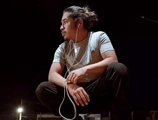 Na batida do reggaeton, artista ind&iacute;gena Maruko canta em 3 idiomas
