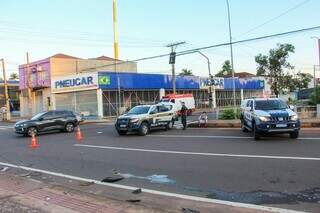 Sob efeito de &aacute;lcool, motorista atinge moto e deixa condutor gravemente ferido