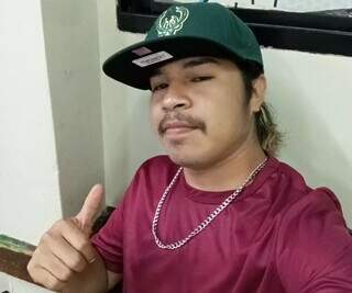 Na batida do reggaeton, artista indígena Maruko canta em 3 idiomas Na batida do reggaeton, artista indígena Maruko canta em 3 idiomas