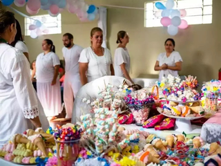 Cosme e Damião: confira onde terá festa com doces e brincadeiras Cosme e Damião: confira onde terá festa com doces e brincadeiras