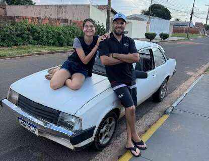 Chevette 1984 realiza sonho de jovem em surpresa feita pelo pai