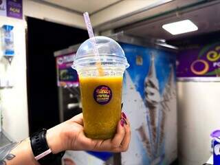 Caldo de cana vira sorvete na casquinha e até milk-shake alcoólico Caldo de cana vira sorvete na casquinha e até milk-shake alcoólico