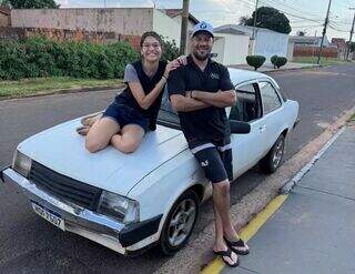 Chevette 1984 realiza sonho de jovem em surpresa feita pelo pai