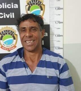Mãe e filha são presas após homem morrer com facada no peito Mãe e filha são presas após homem morrer com facada no peito