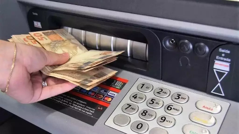 Sal&aacute;rio de servidores estaduais estar&aacute; dispon&iacute;vel na sexta-feira