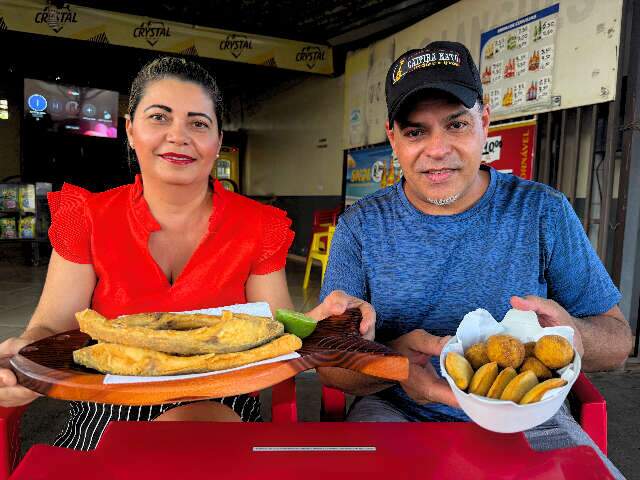 De f&atilde; a cozinheira, dona de bar virou queridinha do Ra&ccedil;a Negra