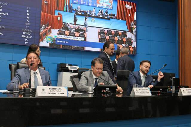 Aprovado PL que flexibiliza jornada de servidores e amplia aux&iacute;lio-educa&ccedil;&atilde;o