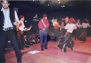 Fotos levam Alma Serrana de volta &agrave; fita K7 e bailes com 3 mil pessoas