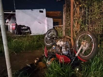 Motorista atropela motociclista e invade borracharia na Gunter Hans