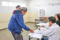 Votar serve como prova de vida do INSS, mas faltar n&atilde;o corta benef&iacute;cio