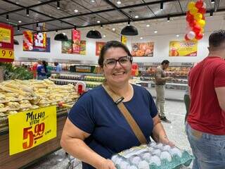 Clientes enfrentam fila por 2h para "ca&ccedil;ar" ofertas em novo atacadista
